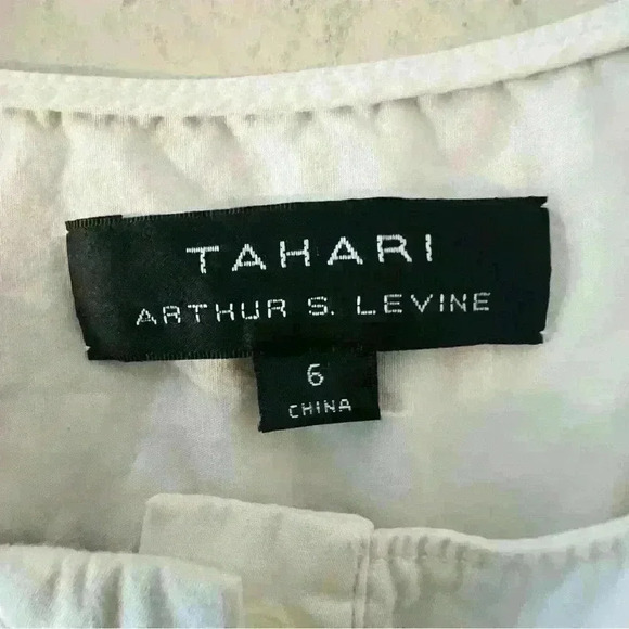 TAHARI‎ SLEEVLESS DRESS - Picture 2 of 11